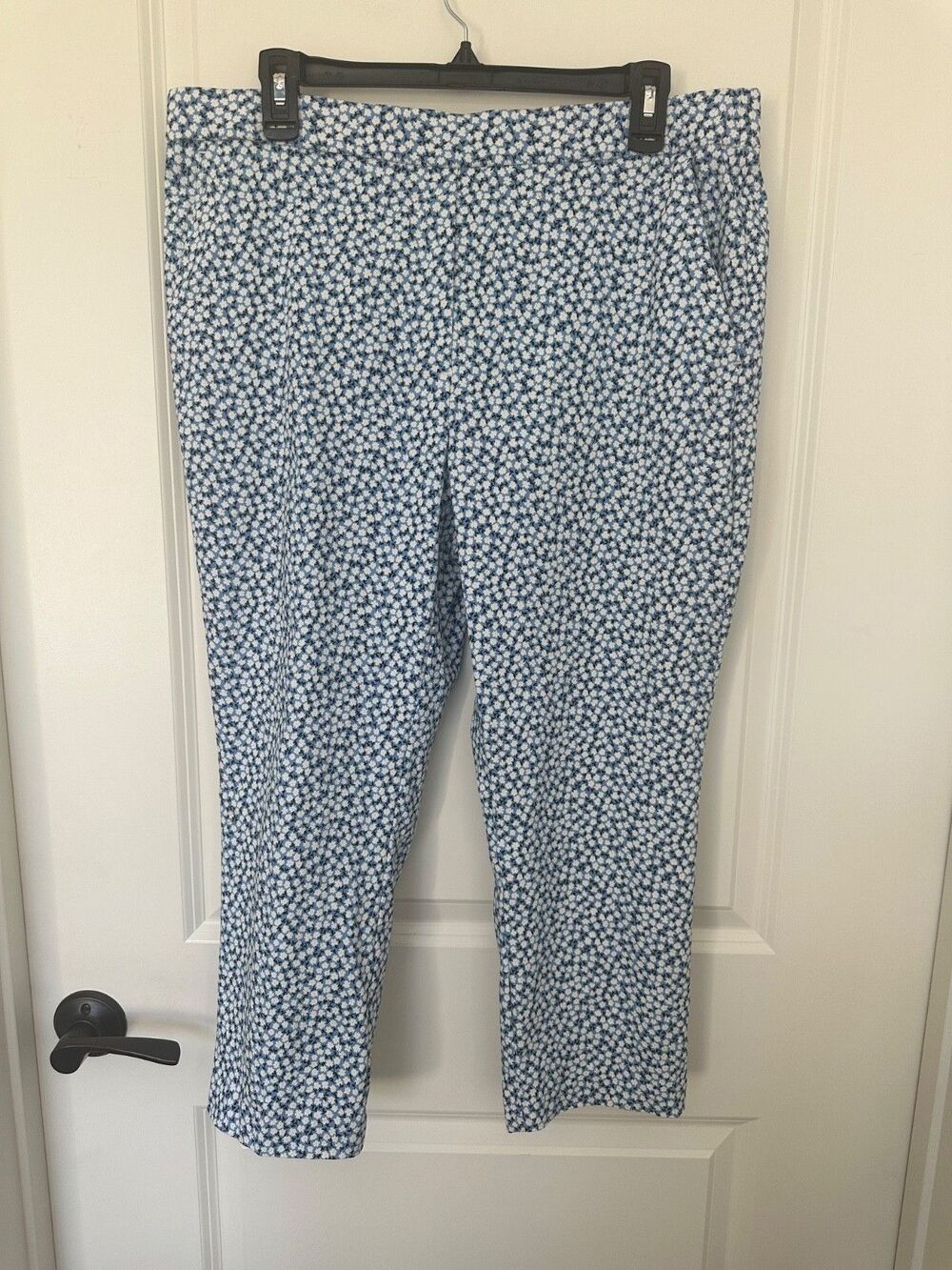 Jules & Leopold Crops Blue with Delicate White Flower Design Size XL